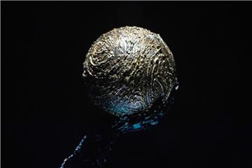 Nur noch zwei deutsche Teams werden um den Pokal der Champions League spielen. Foto: Marius Becker