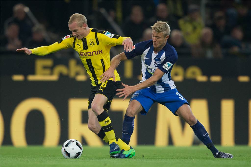 Sebastian Rode will „beschissene“ BVB-Zeit in Frankfurt vergessen machen Nur zu Beginn seines ersten BVB-Jahres kam Rode (l.) regelmäßig zum Einsatz.