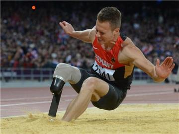 Ob die Beinprothese Markus Rehm einen Vorteil verschafft, soll mit einer biomechanischen Messung festgestellt werden. Foto: Julian Stratenschulte