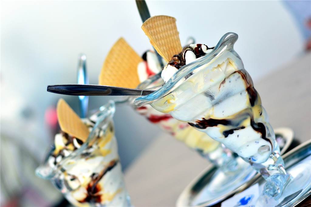 Für den kühlen Kopf: Das sind die besten Eisdielen im Ruhrgebiet Ob klassische Sorten wie Schoko, Erdbeere und Vanille oder Trendiges wie Gurke-Limette - Eis hat immer seinen Reiz.