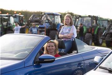 Ob mit dem Auto, dem Trecker oder zu Fuß: Die Katholische Landjugend aus Werne-Stockum weitet das Angebot für das Auto- und Treckerkino aus.