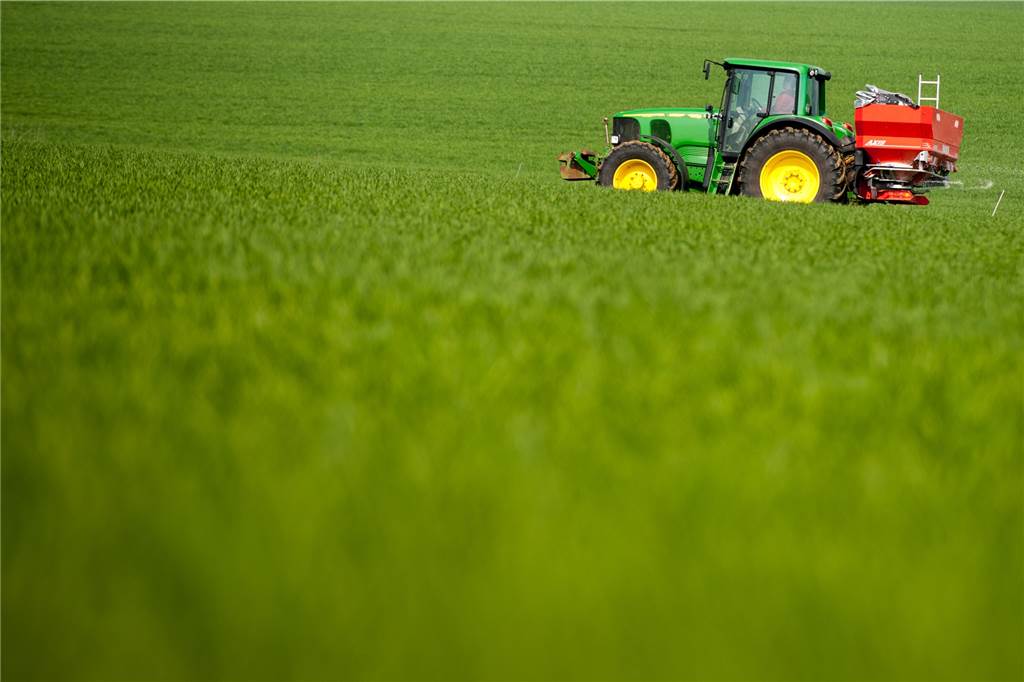 Probleme für Halterner Bauern: Düngemittel werden knapp Ob sie ihre Felder im Frühjahr wie gewohnt düngen können, wissen die Halterner Landwirte zurzeit nicht.