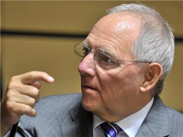 Ob Zeitaufschub, ein weiterer Forderungsverzicht oder ein Rückkaufprogramm zum Abbau der Schuldenlast Athens - zu alledem sagt Finanzminister Schäuble: Erst müsse der Troika-Bericht vorliegen. Foto: Nicolas Bouvy/ Archiv