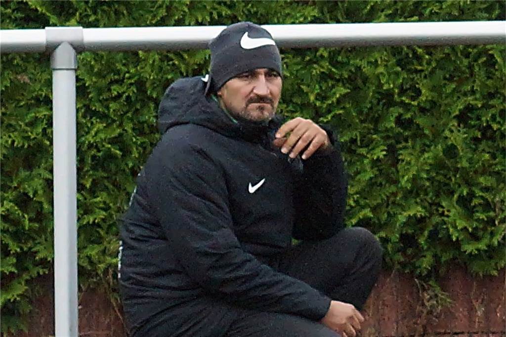 Videoanalyse, Brunch und Impfgeheimnisse begleiten das Bergkamener Derby Oberadens Coach Birol Dereli möchte als KSC-Verfolger nicht noch weitere Punkte abgeben.