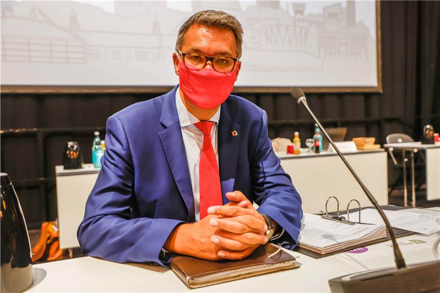 Video: Gesundheitsamtschef warnt vor Verharmlosung von Covid-19 Oberbürgermeister Thomas Westphal und die Spitzen der Dortmunder Verwaltung tagen dienstags zu wichtigen Entscheidungen für die Stadt.
