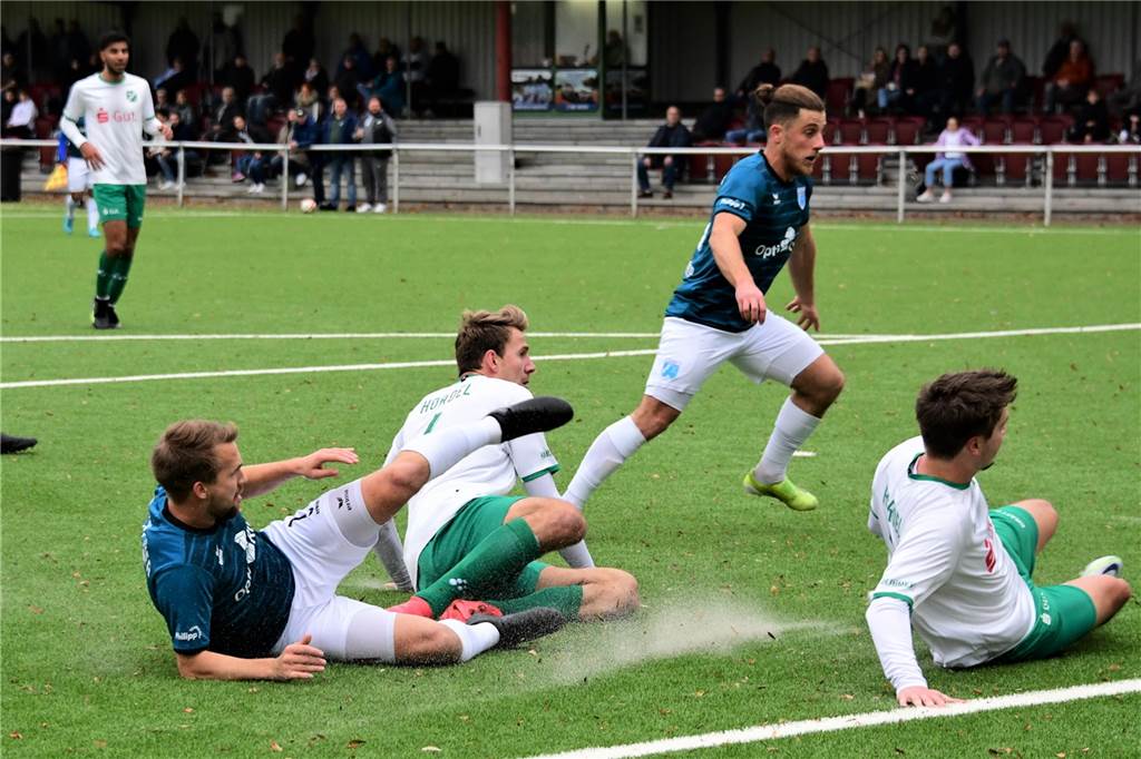 Obercastrop gewann das Kerllerduell bei der DJK TuS Hordel mit 3:1 (1:1).