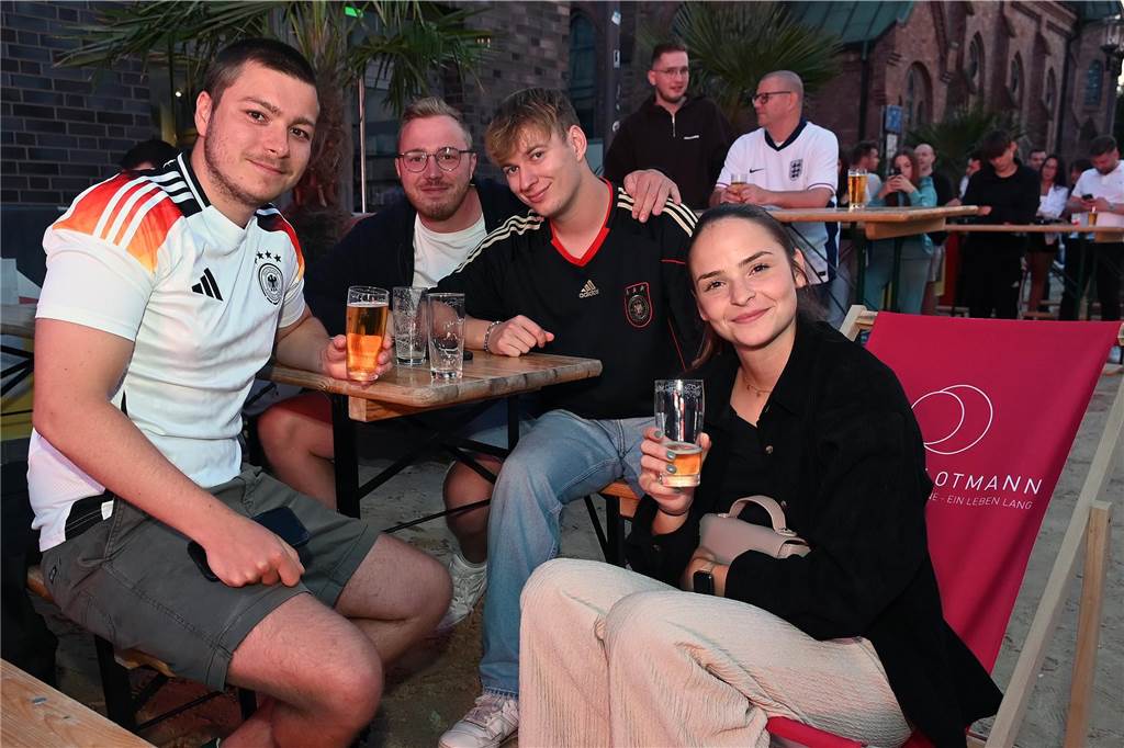 Obwohl Deutschland nicht im Finale stand, wollten in Dorsten zahlreiche Fußball-Fans das Spiel beim Public Viewing sehen.