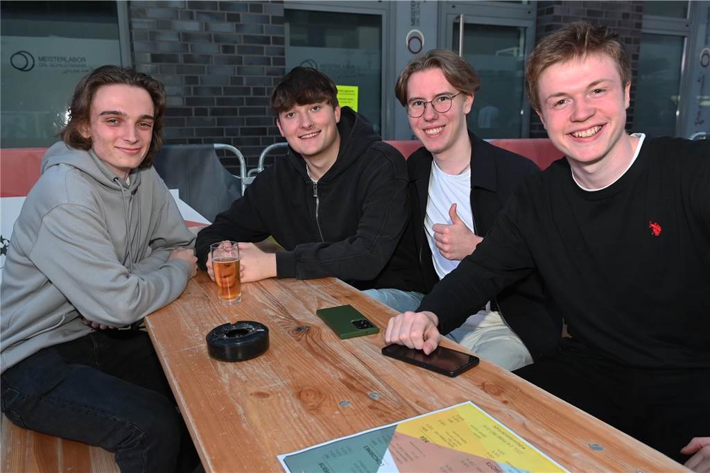 Obwohl Deutschland nicht im Finale stand, wollten in Dorsten zahlreiche Fußball-Fans das Spiel beim Public Viewing sehen.