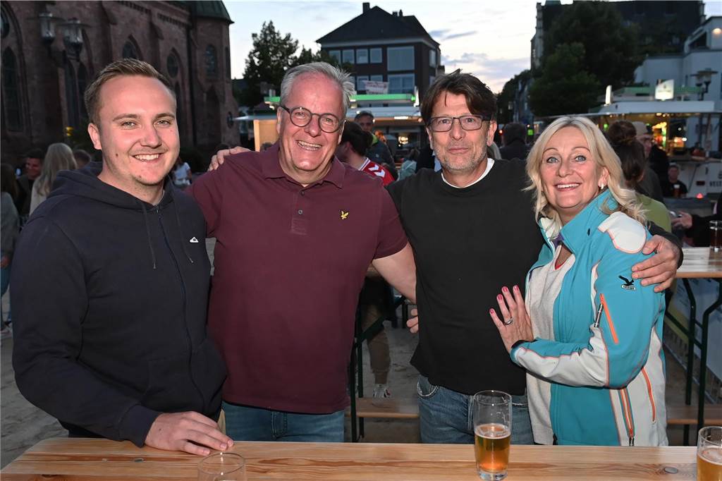 Obwohl Deutschland nicht im Finale stand, wollten in Dorsten zahlreiche Fußball-Fans das Spiel beim Public Viewing sehen.