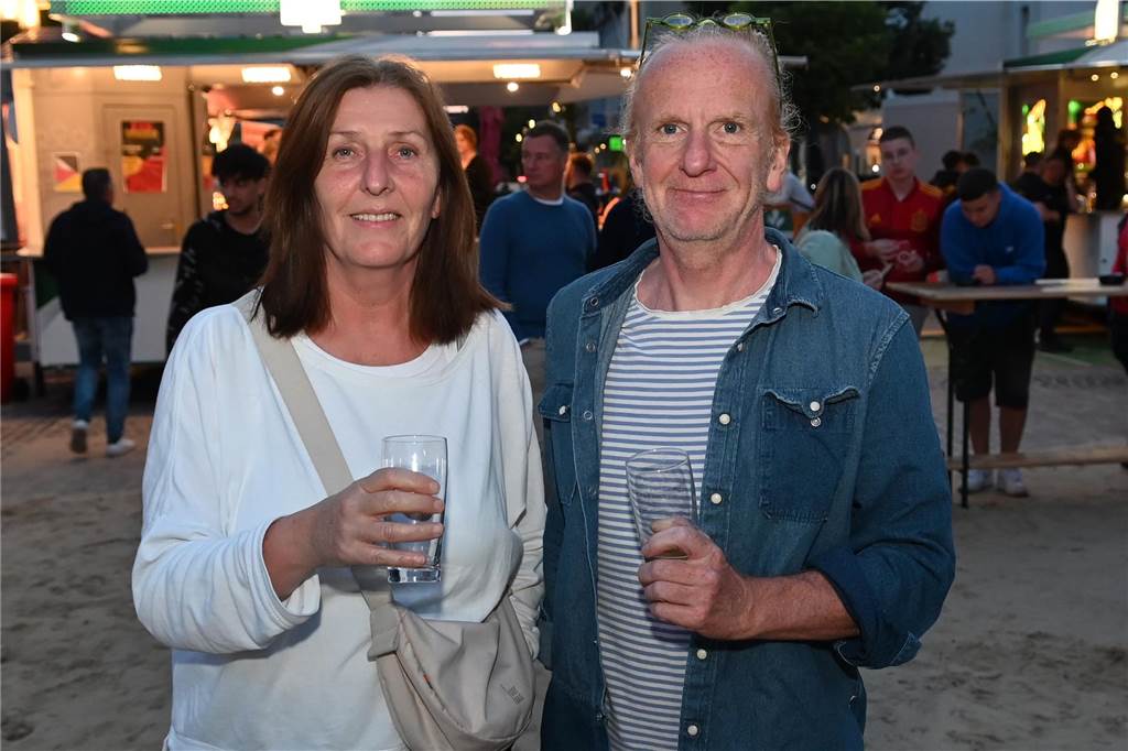 Obwohl Deutschland nicht im Finale stand, wollten in Dorsten zahlreiche Fußball-Fans das Spiel beim Public Viewing sehen.
