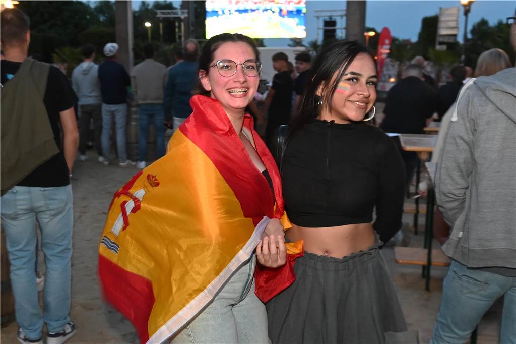Obwohl Deutschland nicht im Finale stand, wollten in Dorsten zahlreiche Fußball-Fans das Spiel beim Public Viewing sehen.