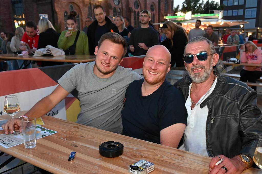 Obwohl Deutschland nicht im Finale stand, wollten in Dorsten zahlreiche Fußball-Fans das Spiel beim Public Viewing sehen.