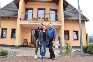 Obwohl die Wohnsituation in Kirchhellen schwierig ist, hat Familie Bumiller ein schönes Haus gefunden.
