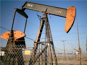 Ölpumpen in Kalifornien: Wegen der Kämpfe im Irak sind die Märkte nervös - der Ölpreis steigt. Foto: Sean Masterson