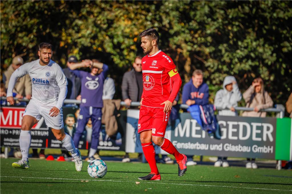 Türkspor Dortmund feiert den Westfalenliga-Aufstieg: „Wir sind keine Söldnertruppe“ Ömer Akman ist das sportliche Herz von Türkspor.