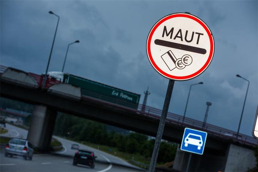 Österreich zur Maut-Klage gegen Deutschland bereit Österreich will notfalls alleine gegen die geplante Autobahnmaut in Deutschland vorgehen.