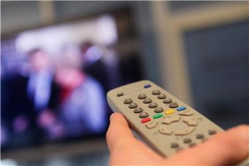 Ohne Fernsehen kommen die wenigsten Jugendlichen aus. Doch nur ein kleiner Teil hält das Gerät für die größte Erfindung. Foto: Caroline Seidel