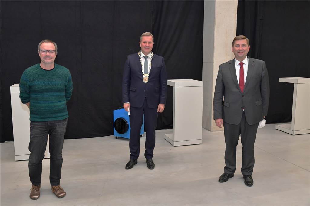 Opposition im Rat erfolgreich: Erster grüner Vize-Bürgermeister in Lünen Ohne Maske, mit Abstand: Bürgermeister Jürgen Kleine-Frauns (Mitte), Reiner Hohl (l.) und Daniel Wolski.