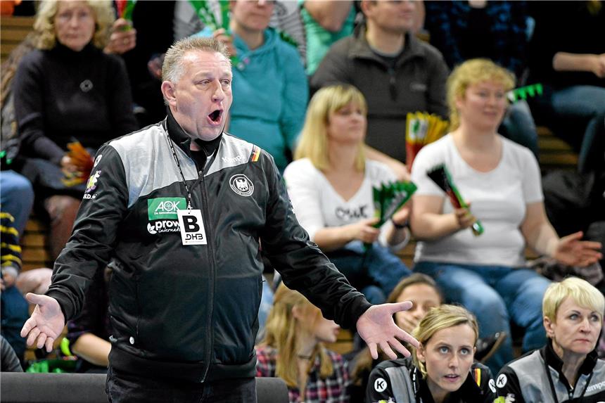 Biegler hofft zum Abschied auf erfolgreiche Heim-WM Ohne Nervosität, dafür mit Zuversicht zur WM: Handball-Bundestrainer Michael Biegler.