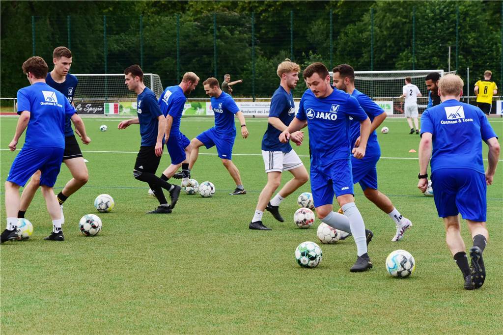 Ohne Trainer Dennis Schulz, aber dafür mit vielen Spielern ist der TuS Sythen in die Vorbereitung auf die A-Liga-Saison 2023/24 gestartet.