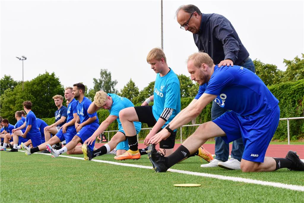 Ohne Trainer Dennis Schulz, aber dafür mit vielen Spielern ist der TuS Sythen in die Vorbereitung auf die A-Liga-Saison 2023/24 gestartet.