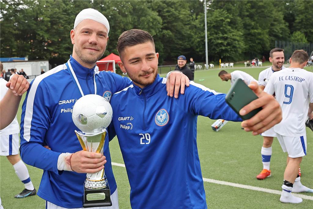 Arminia Ickern verliert kurz vor Ende der Wechselfrist Neuzugänge und Antreiber Okan Dalkic (r) geht vom Kreispokal-Sieger FC Castrop-Rauxel anstatt zur Arminia Ickern jetzt zum VfB Habinghorst.