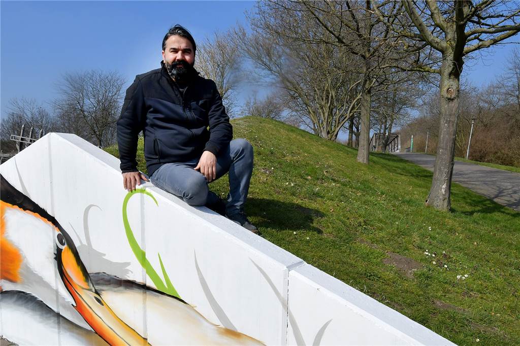 Biergärten vor möglicher Öffnung: Wenig Jubel bei Gastronomen in Lünen Okay Sen, Inhaber des Café Seepark, wird die Terrasse ab Samstag (22.5.) für Gäste öffnen. Wenn es denn erlaubt ist.
