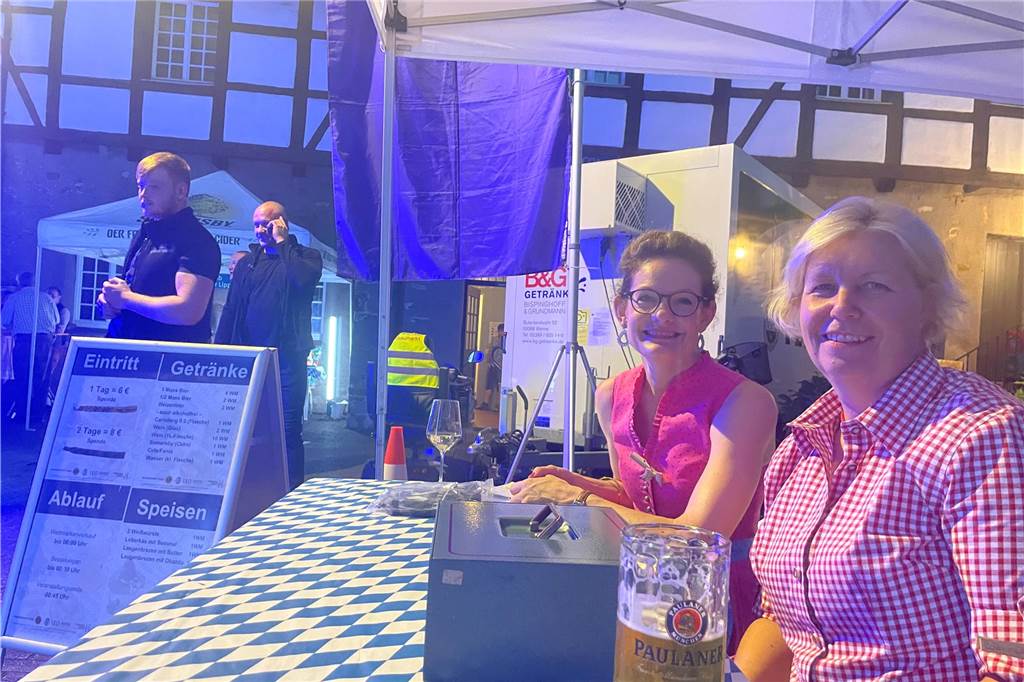 Voller Klostergarten beim Oktoberfest in Werne Oktoberfest in Werne