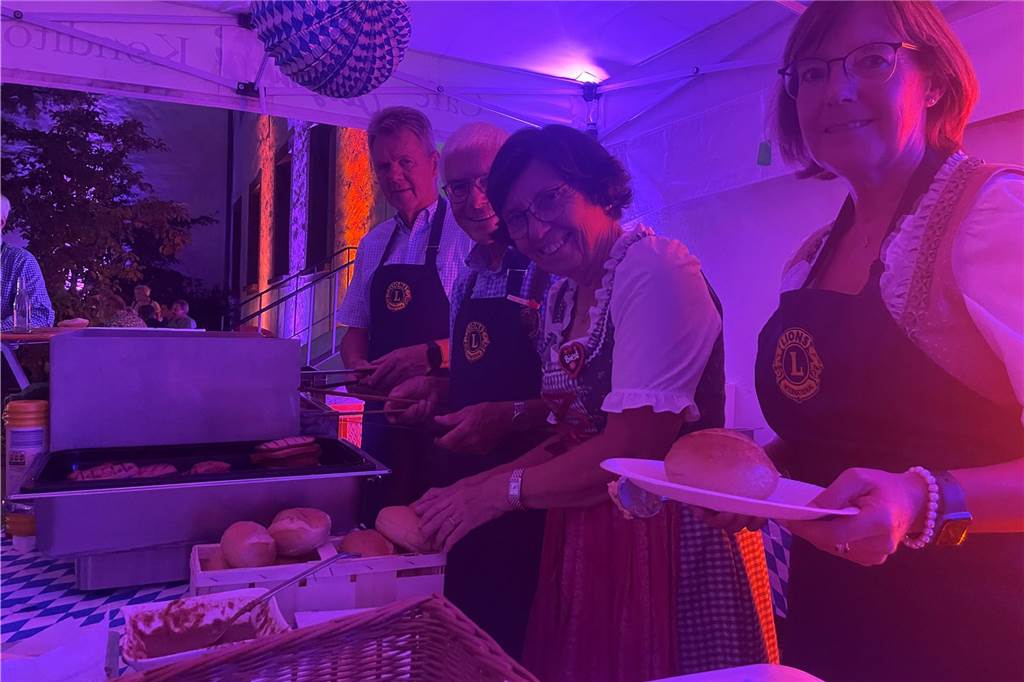 Voller Klostergarten beim Oktoberfest in Werne Oktoberfest in Werne