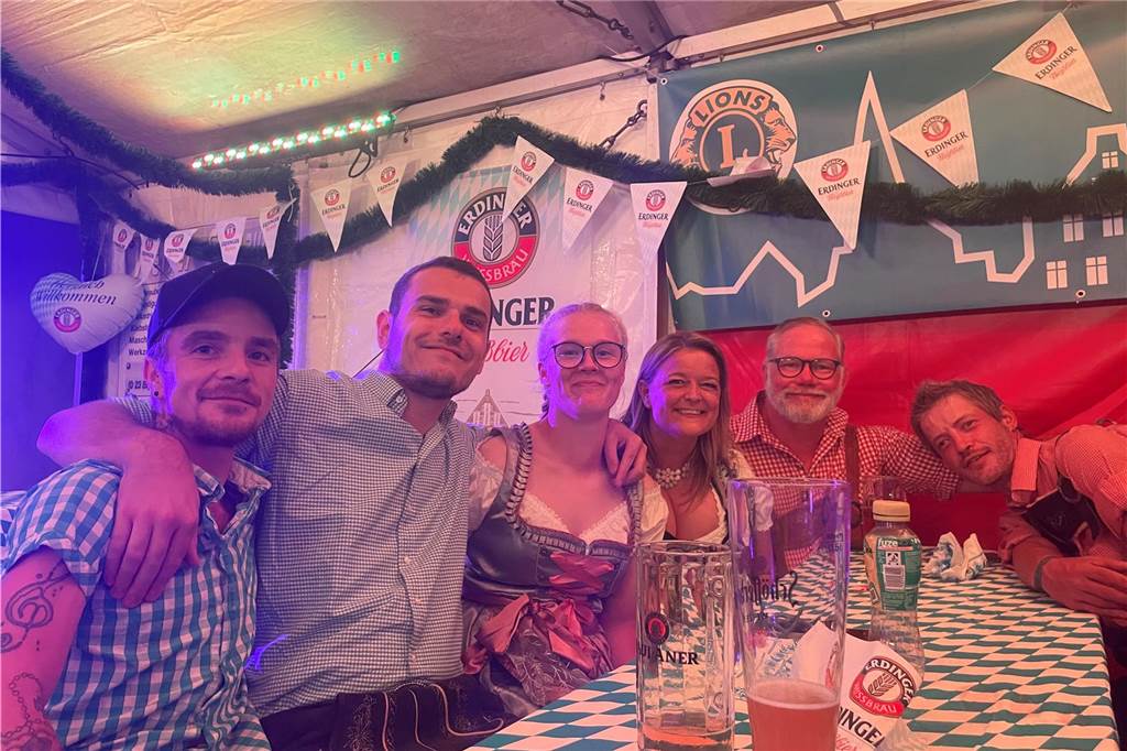 Voller Klostergarten beim Oktoberfest in Werne Oktoberfest in Werne