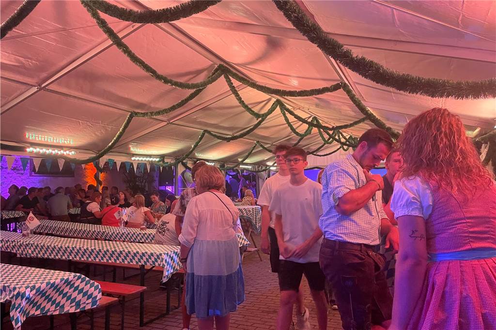 Voller Klostergarten beim Oktoberfest in Werne Oktoberfest in Werne