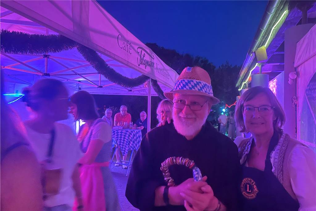 Voller Klostergarten beim Oktoberfest in Werne Oktoberfest in Werne