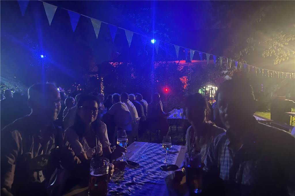 Voller Klostergarten beim Oktoberfest in Werne Oktoberfest in Werne