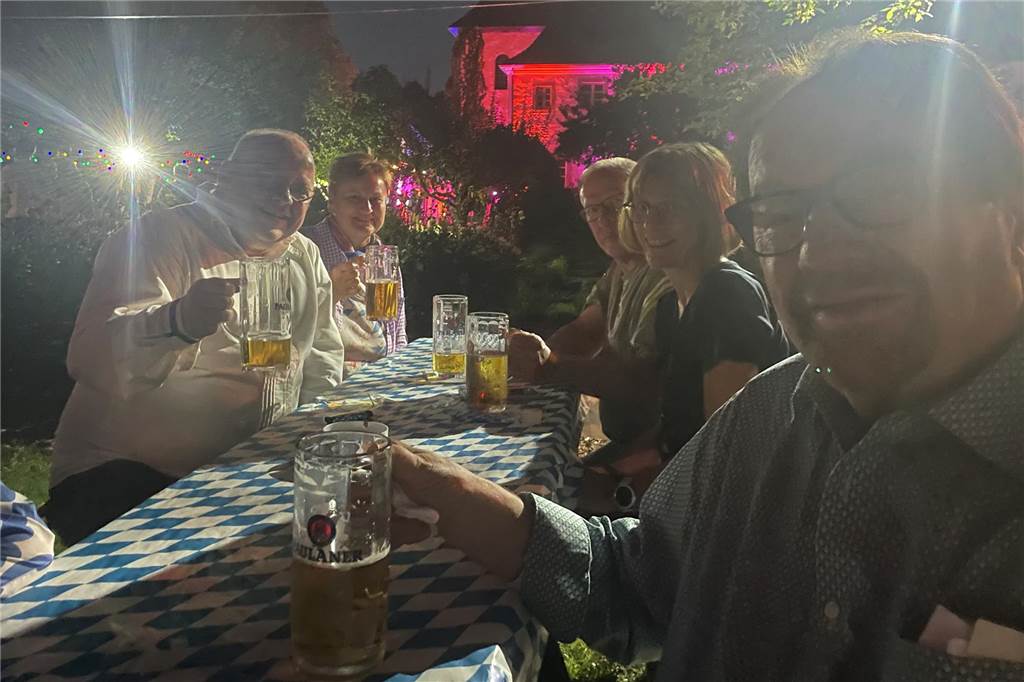 Voller Klostergarten beim Oktoberfest in Werne Oktoberfest in Werne