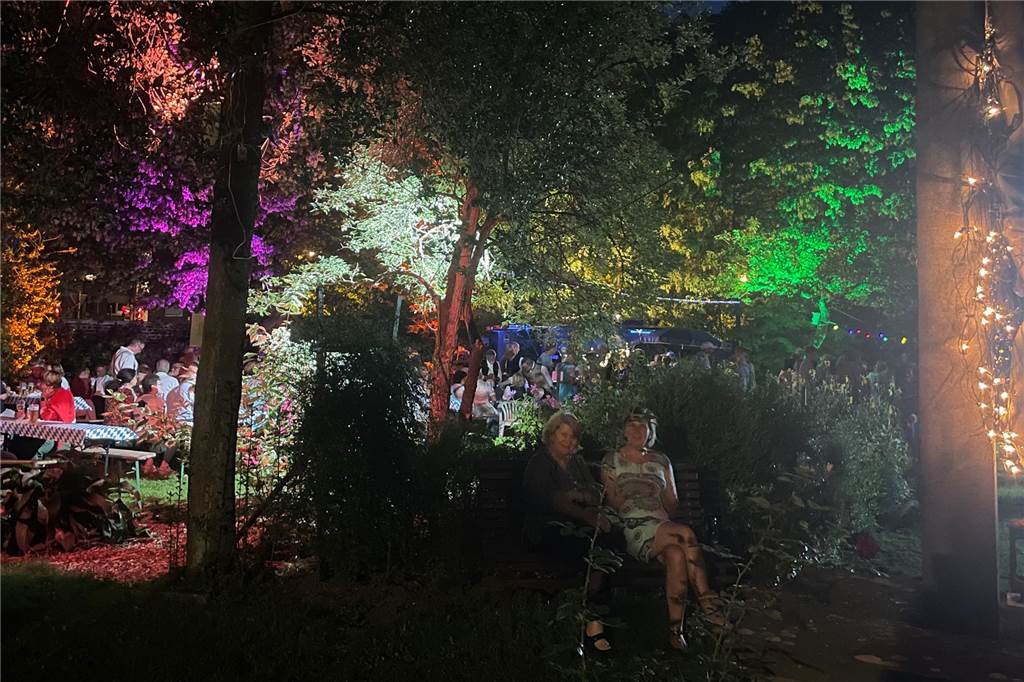Voller Klostergarten beim Oktoberfest in Werne Oktoberfest in Werne