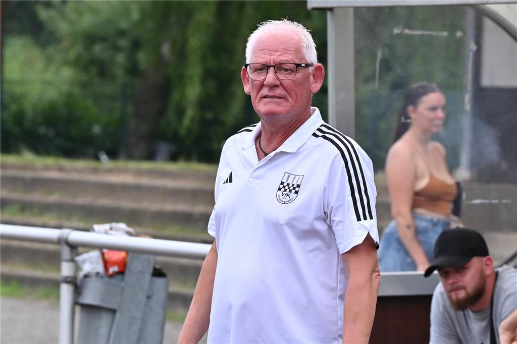 Neuer Trainer beim VfK Weddinghofen Olaf Barnfeld übernimmt die Mannschaft des VfK Weddinghofen vorerst bis zum Jahresende als Trainer.
