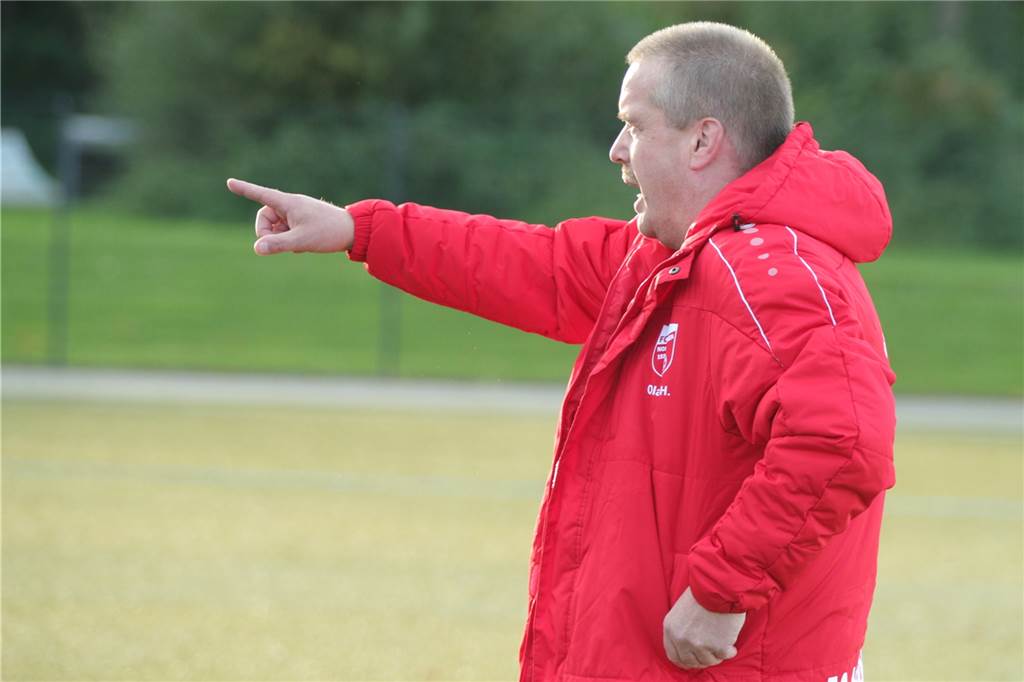 „Ich habe höchstens fünf Sekunden überlegt, ob ich beim FC Nordkirchen verlängere“ Olaf Heuser gibt weiter die Kommandos bei den Frauen des FC Nordkirchen.