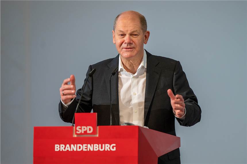 Ampel-Regierung: Scholz zeigt sich zufrieden, Baerbock hat die Nase voll Olaf Scholz, Kanzlerkandidat der SPD, spricht beim Landesparteitag SPD Brandenburg.