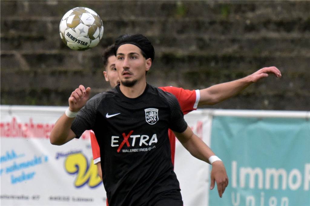 Nächster Spieler vom Lüner SV verpasst Rest der Hinrunde Olcay Yilmaz schaut zum Ball.