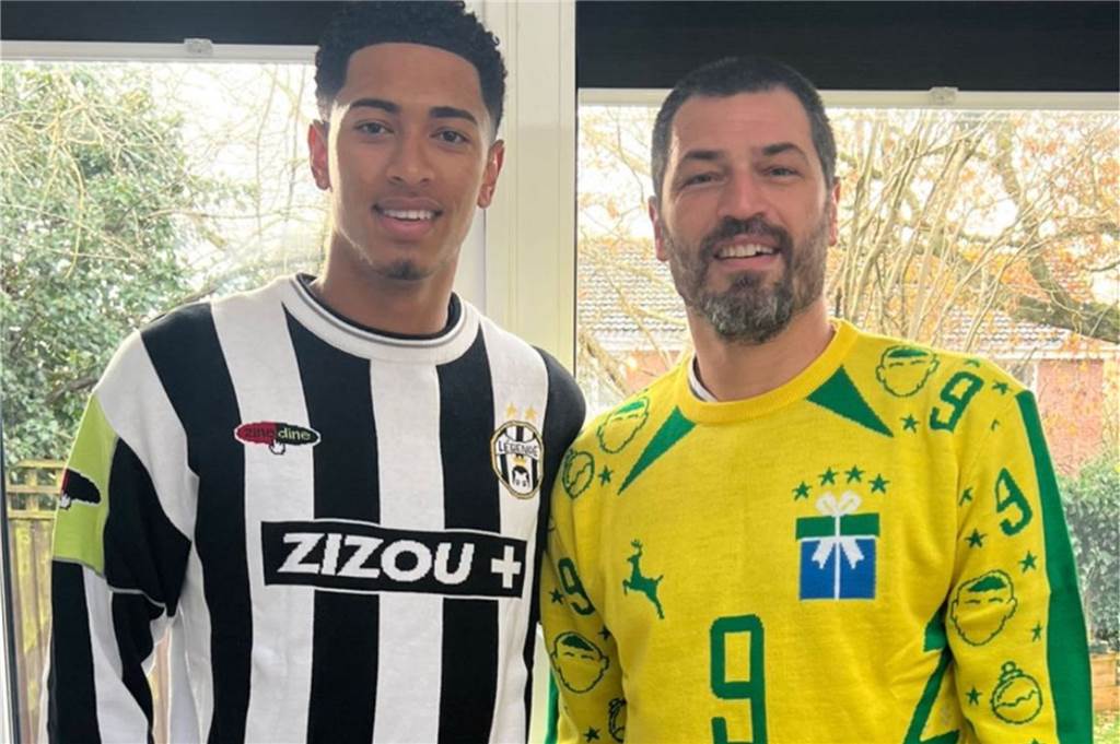 So verbringen die BVB-Profis ihren Weihnachtsurlaub: Viele schwarzgelbe Fotos Jude Bellingham gemeinsam mit seinem Vater Mark.