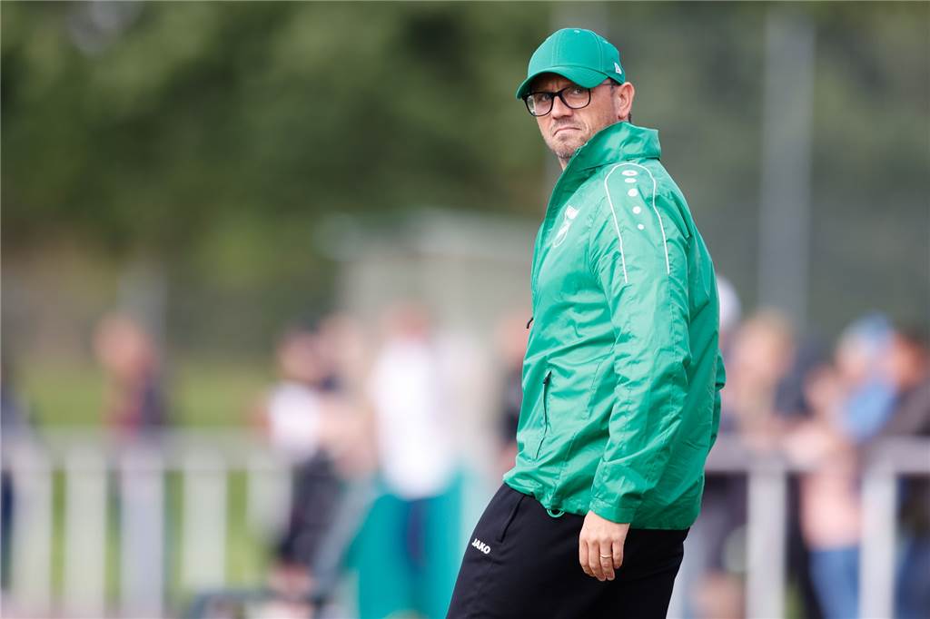 Olfen gegen Brambauer: Vier Tore, zwei Elfmeter und jede Menge vergebene Chancen Olfen-Trainer Patrick Linnemann war zufrieden mit seiner Mannschaft.