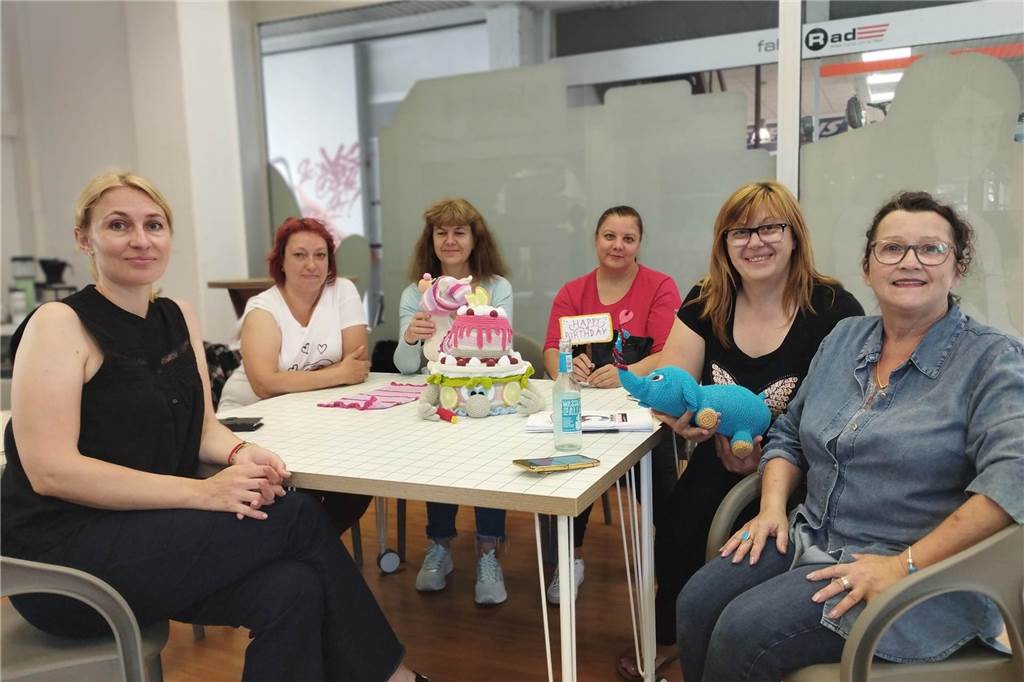 Neuer ukrainischer Verein „Mrija“ in Lünen will Kindern helfen Olga Rudi (2.v.r.) und weitere Engagierte aus dem neuen Verein „Mrija" würden sich sehr über neue Mitglieder freuen.
