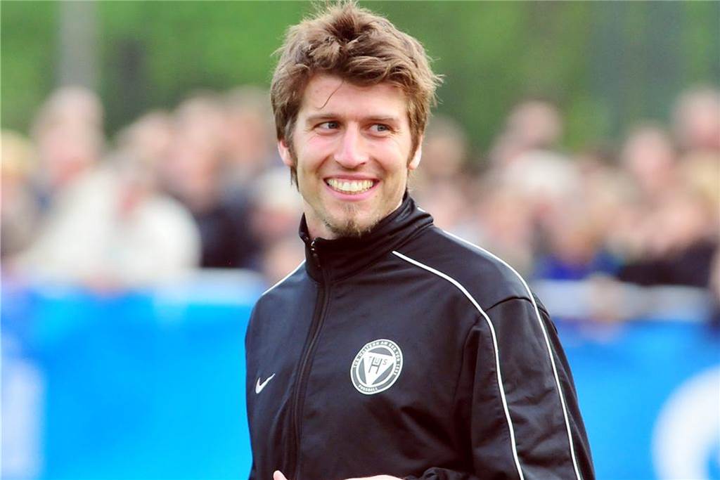 Als der TuS Haltern den FC Schalke schockte: „Entweder bist du der Depp oder der geht rein“ Oliver Bautz, damals Torwart des TuS Haltern am See und seit einigen Jahren fester Bestandteil des TuS-Trainerteams, kam in den Schlussminuten im Sturm zum Einsatz.
