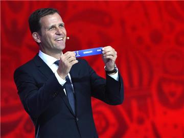 Oliver Bierhoff hat bereits Erfahrung mit Auslosungen. Foto: Marcus Brandt