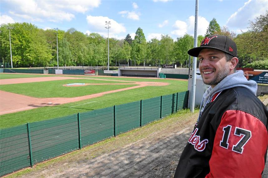 Oliver Görich ist seit 20 Jahren ein Wanderer Oliver Görich im Wanderers Ballpark, seinem zweiten Zuhause. Nach vielen Jahren als Spieler und Jugendcoach will der Lütgendortmunder den Verein nun als Vorsitzender weiter nach vorne bringen.