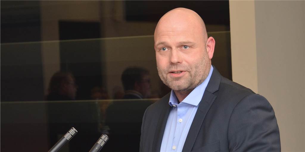 Katastrophale Ausschusssitzung: So machen sich Politiker überflüssig Oliver Lind (CDU) sitzt dem Betriebsausschuss 3 als Vorsitzender vor.
