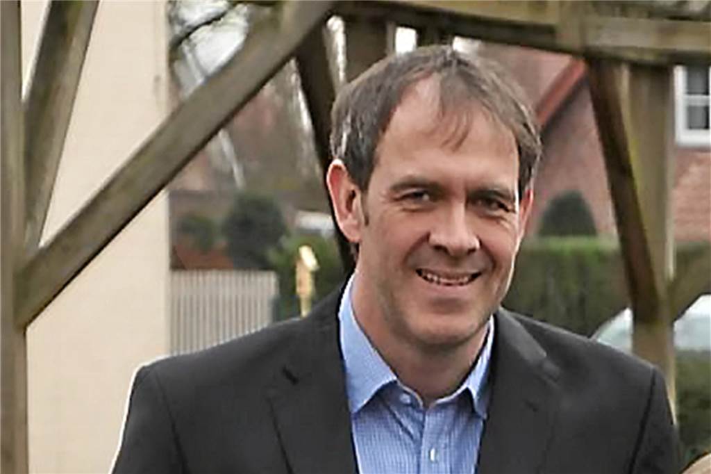 Stadtlohn übernimmt Vorreiterrolle und stattet Schulen mit Luftreinigern aus Oliver Puthen, Leiter der Gescher-Dyk-Schule, freut sich über die Ausstattung der Grundschulen mit Luftreinigungsgeräten.