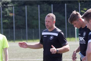 Oliver Ridder kickte einst für Mengede 08/20, nun trainiert er Teutonia Waltrop.