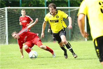 Oliver Ritz (r.) spielt die Gegner nicht mehr schwindelig – zumindest nicht mehr für Capelle. Er ist verabschiedet worden. Der SC Capelle sucht für seinen Torjäger nun Ersatz. Benjamin Gumprich (l.) spielt nicht mehr für Werne gegen, sondern in Zukunft für Capelle – auch gegen Werne.