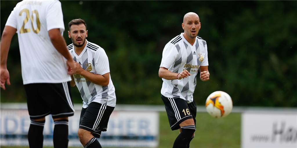 Abschied nach nur einem Jahr: Eintracht Werne muss sich von ambitioniertem Spieler trennen Oliver Samardzic (r.) geht im kommenden Spiel gegen den TSC Hamm das letzte Mal mit seinen Werner Kollegen auf den Platz.